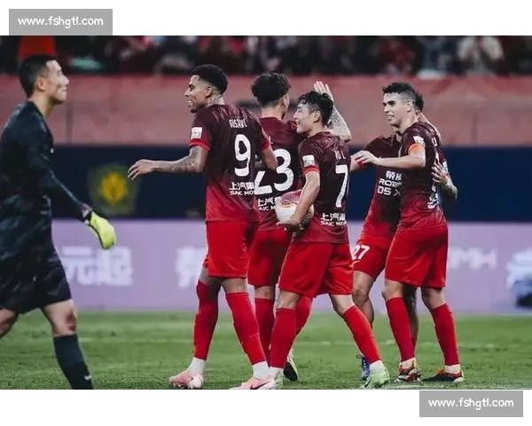 上海海港双线攻坚：补防强阵剑指双冠